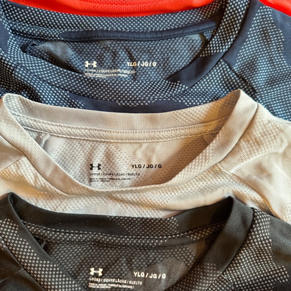 Under armor boys clothing lot …. Sz LARGE - Picture 6 of 12